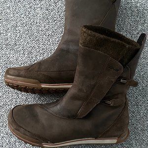 Teva waterproof leather boots, size 8.5